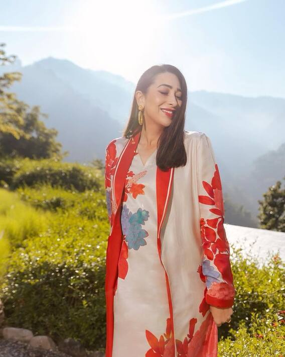 Karisma Kapoor Net Worth: Karisma Kapoor earns crores of rupees despite being away from her husband and films Karisma Kapoor Net Worth: Karisma Kapoor earns crores of rupees despite being away from her husband and films