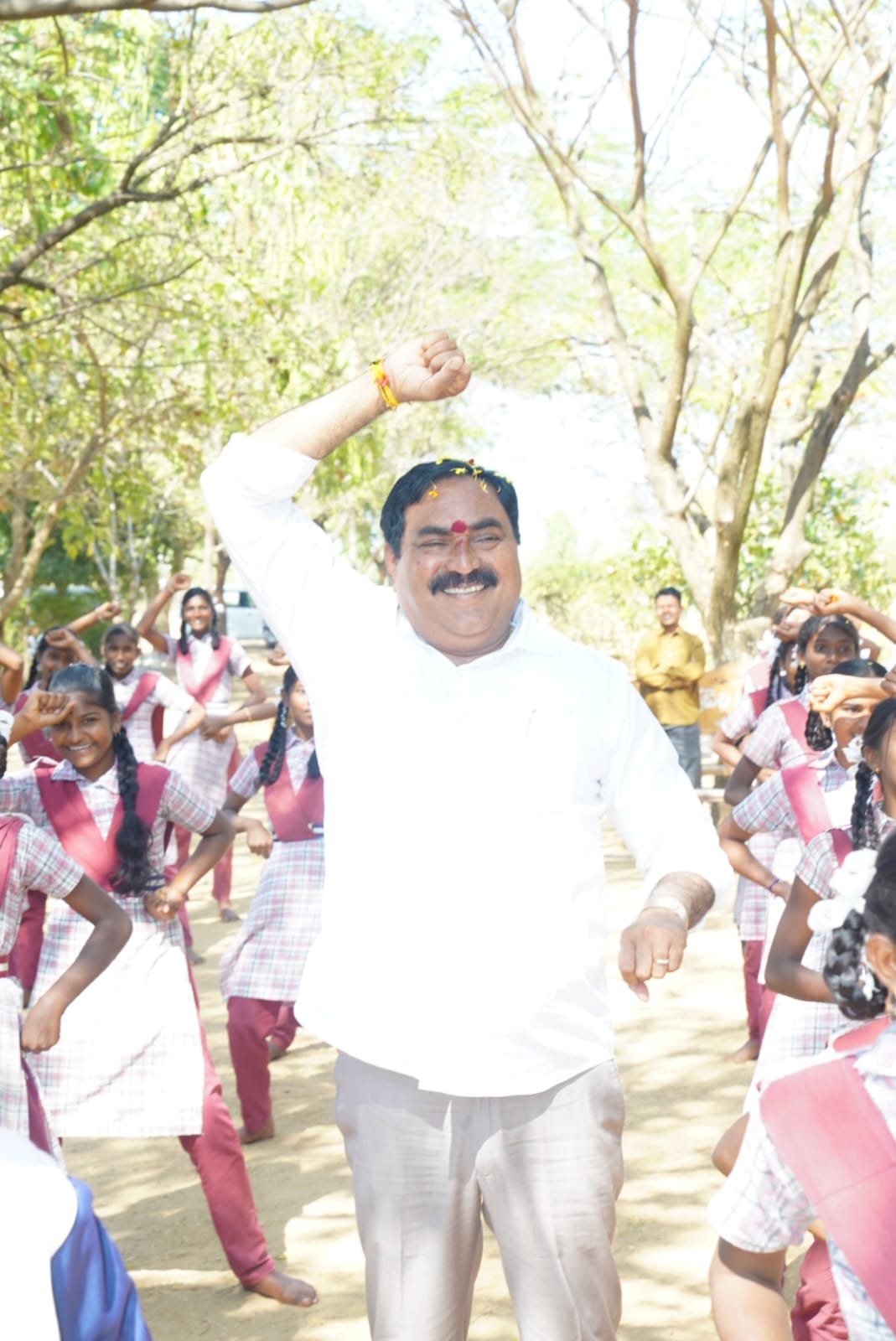 National Girl Child Day: వరంగల్ లో ఘనంగా జాతీయ బాలికా దినోత్సవం - చిన్నారులతో మంత్రి కరాటే విన్యాసాలు