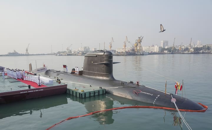 চিফ অফ ন্যাভাল স্টাফ অ্যাডমিরাল কে হরিকুমারের উপস্থিতিতে এই অনুষ্ঠান সম্পন্ন হয়। নয়া এই সংযোজনে ভারতের নৌবাহিনীর শক্তি আরও বৃদ্ধি পেল বলে জানান তিনি।