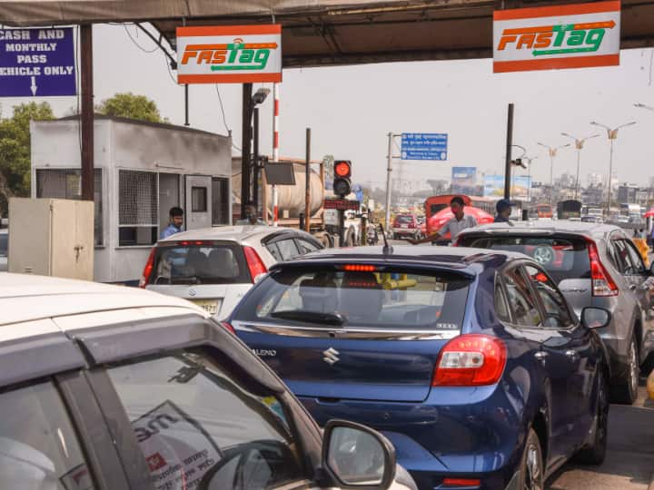 FASTag toll collection increased 46 per cent to Rupees 50,855 crore in 2022 said NHAI  FASTag के जरिए टोल कलेक्शन बढ़ा, 2022 में 46 फीसदी बढ़कर 50,855 करोड़ रुपये हुआ-NHAI