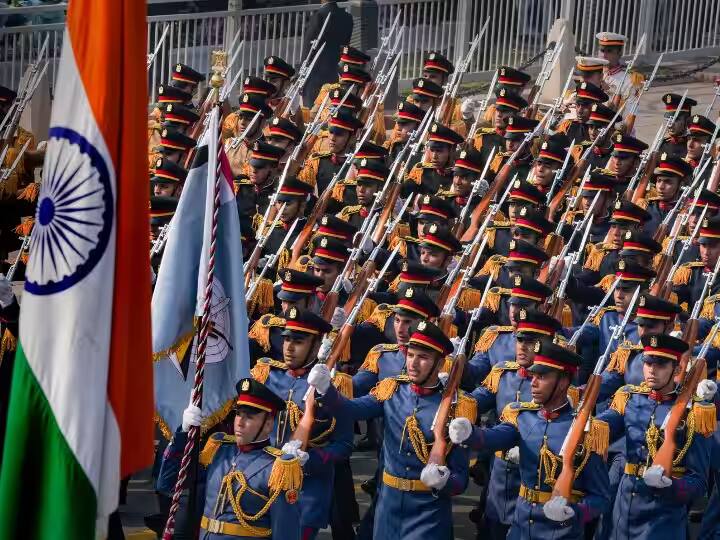 गणतंत्र दिवस पर 21 तोपों की सलामी देगी स्वदेशी 105एमएम, जानिए इस परंपरा के पीछे का इतिहास 21 gun salute will be given from indigenous 105mm, know what is the history and tradition abpp गणतंत्र दिवस पर 21 तोपों की सलामी देगी स्वदेशी 105एमएम, जानिए इस परंपरा के पीछे का इतिहास