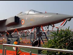 जगवॉर विमानाचे पहिल्यांदाच सार्वजनिक ठिकाणी अनावरण