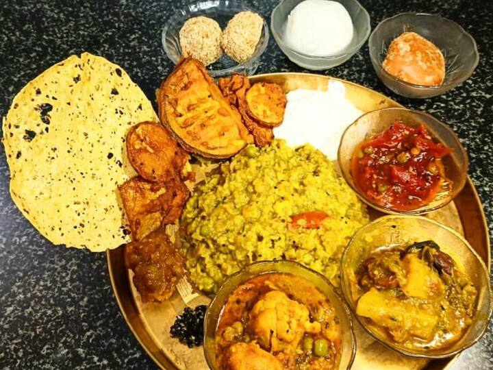 Basant Panchami 2023: 3 Interesting Khichdi Recipes To Enjoy On This Day Basant Panchami 2023: 3 Interesting Khichdi Recipes To Enjoy On This Day