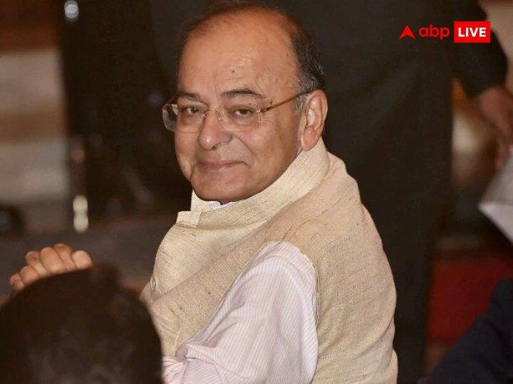 अरुण जेटली ने साल 2017 में फरवरी के आखिरी महीने में बजट पेश करने के बजाय फरवरी के पहले दिन बजट पेश करने की परंपरा की शुरुआत की थी.(PC: ABPLive)