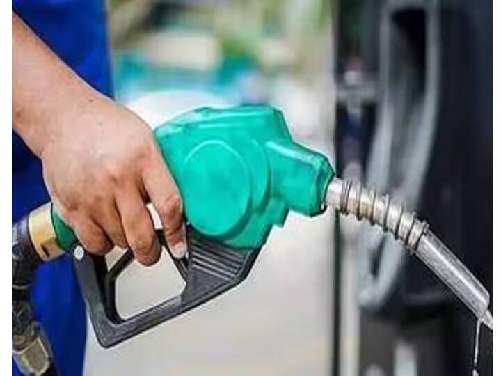 Petrol Diesel Price Today: तेल कंपनियों ने जारी किए आज के रेट, जानें महानगर में क्या है कीमत Petrol Diesel Price Today Oil companies released new rates know whats price in metropolis Petrol Diesel Price Today: तेल कंपनियों ने जारी किए आज के रेट, जानें महानगर में क्या है कीमत