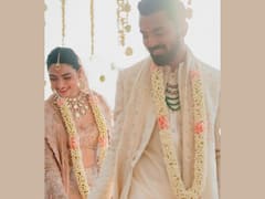 Decoding Athiya Shetty's Bridal Lehenga That Took 10,000 Hours To Make