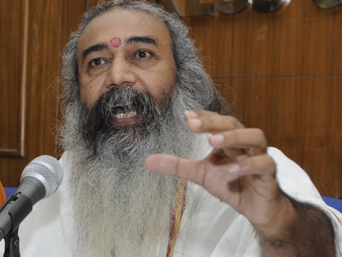 Acharya Pramod Krishnam Questions From Congress On Digvijaya Singh Surgical Strike Statement | UP News: आचार्य प्रमोद कृष्णम का कांग्रेस से ही सवाल, दिग्विजय सिंह के बयान पर 'हेडमास्टर ...