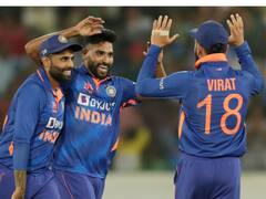 Siraj No.1 ODI bowler: மிரட்டல் பவுலிங்கிற்கு கிடைத்த பரிசு.. நம்பர் ஒன் பவுலர் மகுடத்தை சூடிய முகமது சிராஜ்...!