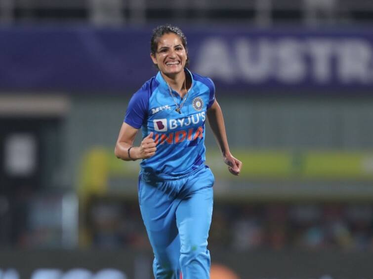 India’s Renuka Singh awarded ICC Emerging Women's Cricketer of the Year for 2022 Renuka Singh: இந்திய வீரர்களுக்கு சளைக்காத வீராங்கனைகள்.. ஐசிசியின் விருதை தட்டித் தூக்கிய ரேணுகா சிங்
