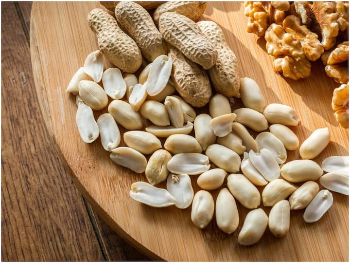 Amazing Skin Benefits Of Peanuts Peanuts: మచ్చలు పోయి చర్మం నిగనిగలాడాలంటే వేరుశెనగ తినండి
