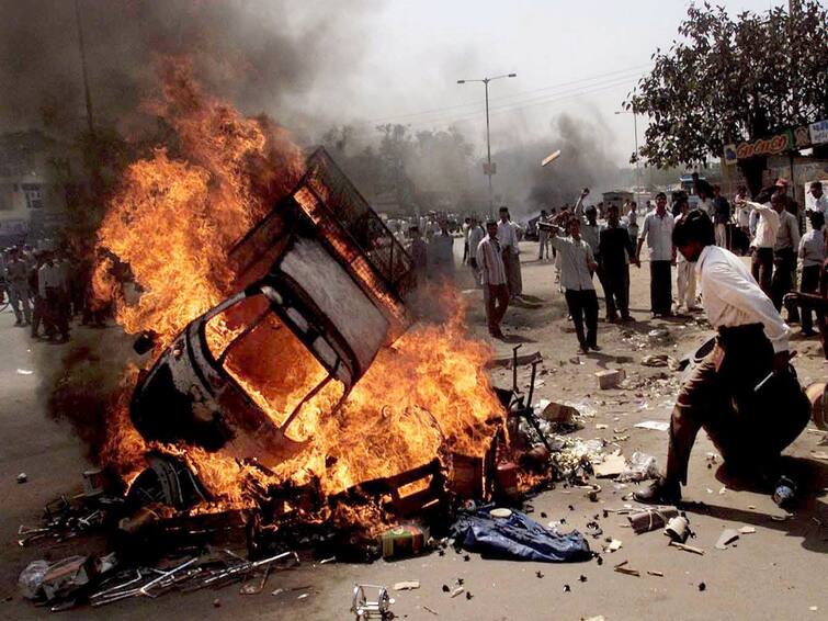 Gujarat Riots Case 22 Acquitted in case pertaining 17 Killings court cites Lack Of Evidence Gujarat Riots : குஜராத் கலவரம்...17 பேரை கொன்ற வழக்கு...ஆதாரம் இல்லாததால் 22 பேர் விடுவிப்பு...நீதிமன்றம் தீர்ப்பு..!