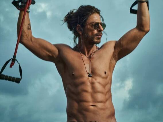 Shahrukh Khan: People are surprised to see Shahrukh Khan's strong body in 'Pathan', how is he looking so fit at the age of 57? Shahrukh Khan: People are surprised to see Shahrukh Khan's strong body in 'Pathan', how is he looking so fit at the age of 57?