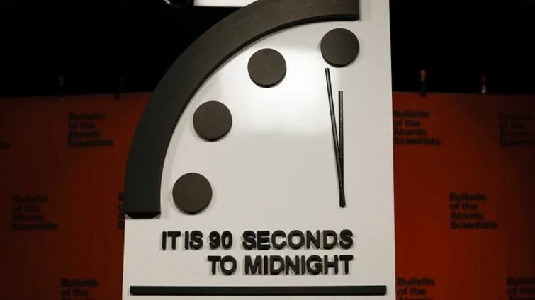 Doomsday Clock: The world is closer to destruction, the Doomsday Clock has decreased by 10 seconds, know the prediction Doomsday Clock: વિશ્વ વિનાશની નજીક છે, ડૂમ્સડે ઘડિયાળમાં 10 સેકન્ડનો ઘટાડો થયો, જાણો આગાહી