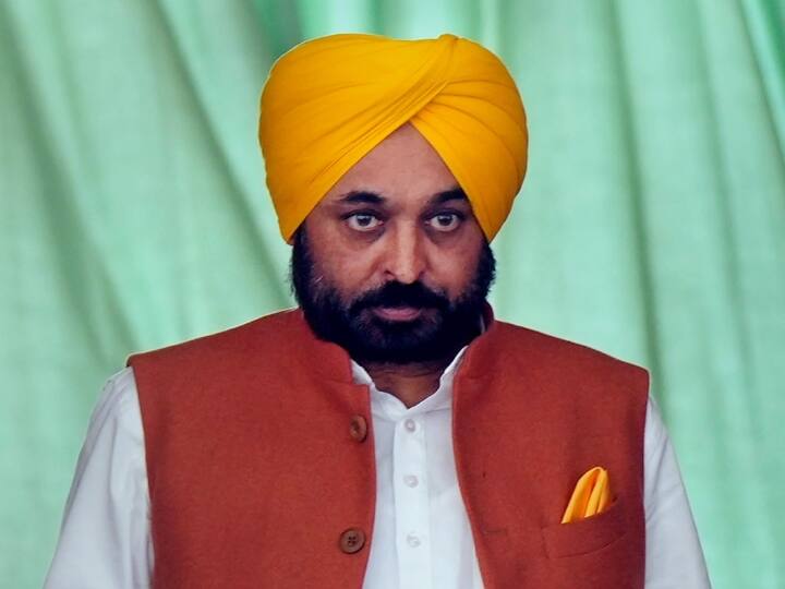 Republic Day 2023 CM Bhagwant Mann Attacks on BJP For Punjab tableau not included in Republic Day parade Republic Day 2023: गणतंत्र दिवस परेड में पंजाब की झांकी शामिल नहीं, CM भगवंत मान बोले- 'यह शहीदों का अपमान'