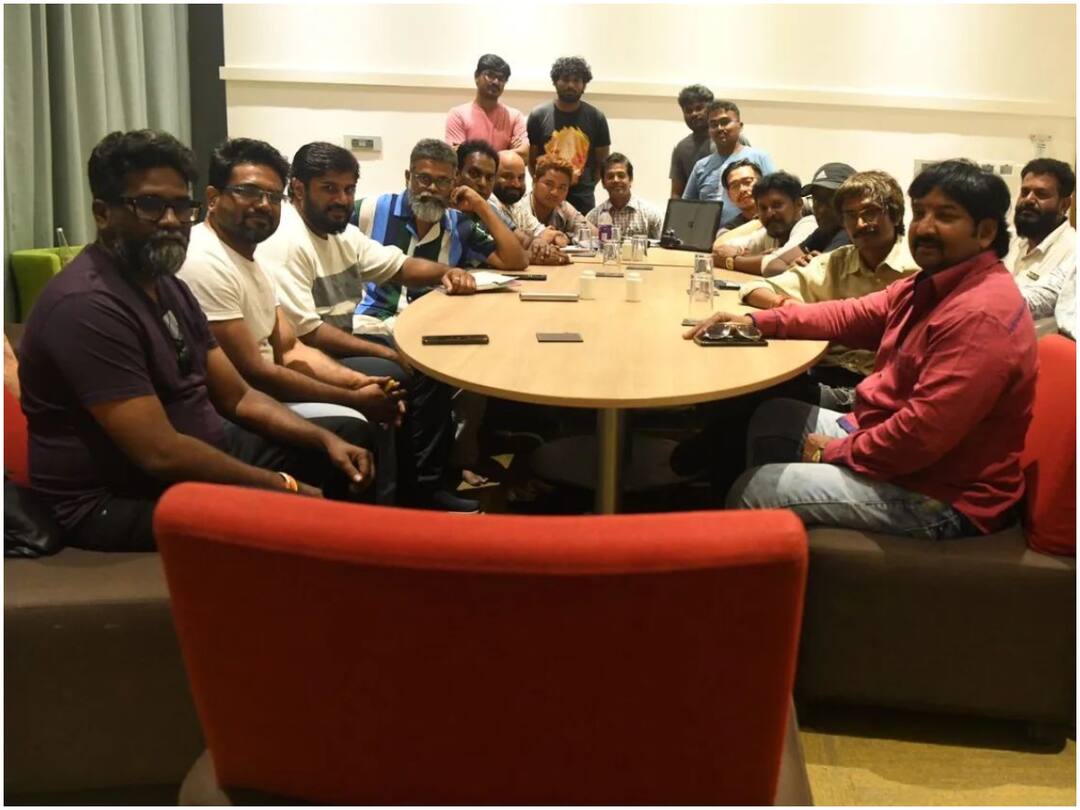 Director Sukumar Respects SS Raja Mouli with prime chair in his set for RRR in Oscars nomination Sukumar Respects SS Raja Mouli: రాజమౌళికి ఆస్కార్ కంటే పెద్ద అవార్డిచ్చిన సుకుమార్, ఇకపై ఆ స్థానం ఆయనదే