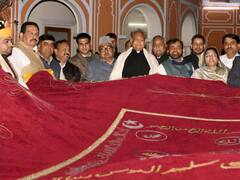 ख्वाजा के आस्ताने पर पेश हुई सीएम गहलोत की चादर, मुल्क में भाईचारा कायम रखने का दिया पैगाम