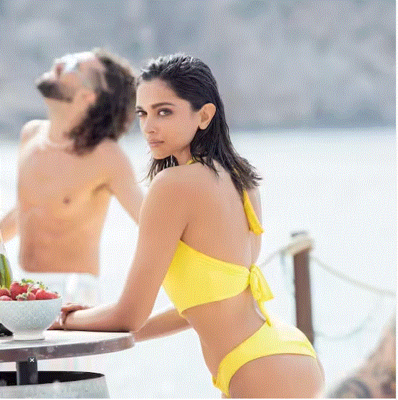 ਦੀਪਿਕਾ ਪਾਦੁਕੋਣ ਸਟਾਰਰ ਫਿਲਮ 'ਪਦਮਾਵਤ' 25 ਜਨਵਰੀ 2018 ਨੂੰ ਰਿਲੀਜ਼ ਹੋਈ ਸੀ। ਫਿਲਮ ਨੂੰ ਲੈ ਕੇ ਕਾਫੀ ਵਿਵਾਦ ਹੋਇਆ ਸੀ ਅਤੇ ਇਸ ਸਭ ਦੇ ਬਾਵਜੂਦ ਫਿਲਮ ਨੇ ਕਾਫੀ ਕਮਾਈ ਕੀਤੀ ਸੀ।