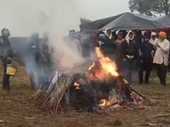 भिंड प्रशासन की फिर लापरवाही, मुक्तिधाम नहीं होने पर त्रिपाल की मदद से करना पड़ा अंतिम संस्कार