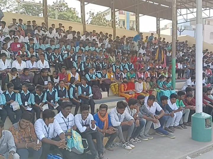 தேசிய வாக்காளர் தின விழிப்புணர்வு பேரணியில் குடிநீர் இல்லை... வெயிலில் காத்திருந்த மாணவர்கள்..!