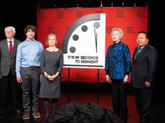 Doomsday Clock: क्या है डूम्स डे क्लॉक जो दुनिया की तबाही का समय बता रहा है ?