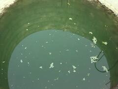 शिक्षक असावा तर असा! गावकऱ्यांची तहान भागवण्यासाठी तीन लाखांची विहीर अन् जमीनही दिली