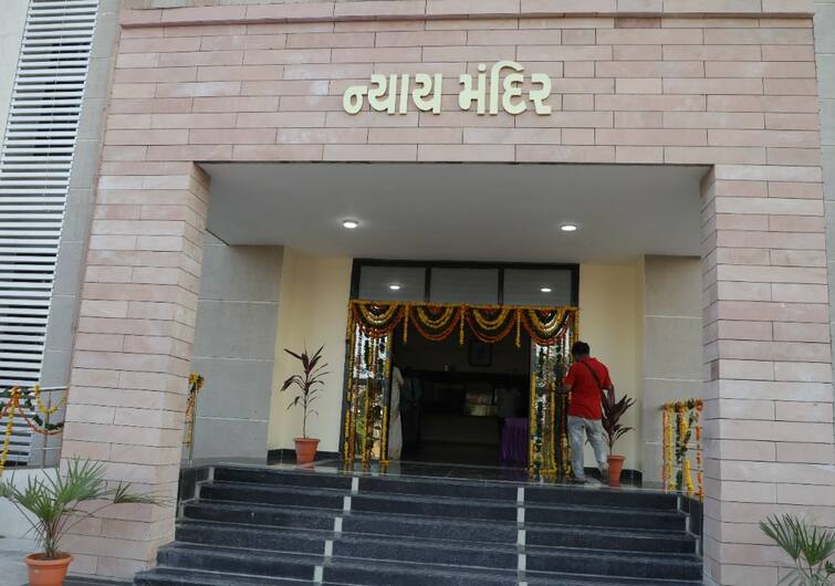 Gujarat court acquits 22 accused in post-Godhra riots case પંચમહાલઃ 2002 ગોધરા ટ્રેન હત્યાકાંડ બાદ ફાટી નીકળેલા રમખાણોના 22 આરોપીઓ નિર્દોષ જાહેર