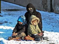 Afghanistan: अफगानिस्तान में पड़ रही है कड़ाके की ठंड, अब तक जनवरी में 157 लोगों की मौत, 77 जानवरों की भी गई जान