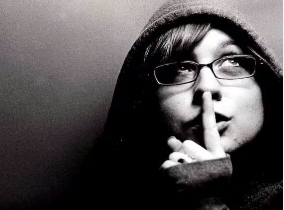 ਮਾੜੇ ਸ਼ਬਦ - ਇਸ ਦਿਨ ਗਲਤੀ ਨਾਲ ਵੀ ਕਿਸੇ ਨੂੰ ਗਾਲਾਂ ਨਾ ਕੱਢੋ ਅਤੇ ਨਾ ਹੀ ਝੂਠ ਦਾ ਸਹਾਰਾ ਲਓ। ਕਿਹਾ ਜਾਂਦਾ ਹੈ ਕਿ ਹਰ ਰੋਜ਼ ਅਜਿਹਾ ਸਮਾਂ ਆਉਂਦਾ ਹੈ ਜਦੋਂ ਦੇਵੀ ਸਰਸਵਤੀ ਮਨੁੱਖ ਦੀ ਜੀਭ 'ਤੇ ਬੈਠਦੀ ਹੈ। ਕਿਹਾ ਜਾਂਦਾ ਹੈ ਕਿ ਕਿਸੇ ਸਮੇਂ ਬੋਲੇ ਗਏ ਸ਼ਬਦ ਸੱਚ ਹੋ ਜਾਂਦੇ ਹਨ, ਇਸ ਲਈ ਬੋਲਣ 'ਤੇ ਸੰਜਮ ਰੱਖੋ।