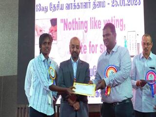 “இளைஞர்கள் வாக்களிப்பவராக மட்டும் இல்லாமல் வேட்பாளர்களாக மாறுங்கள்”- மதுரை ஆட்சியர் அனீஷ்சேகர்