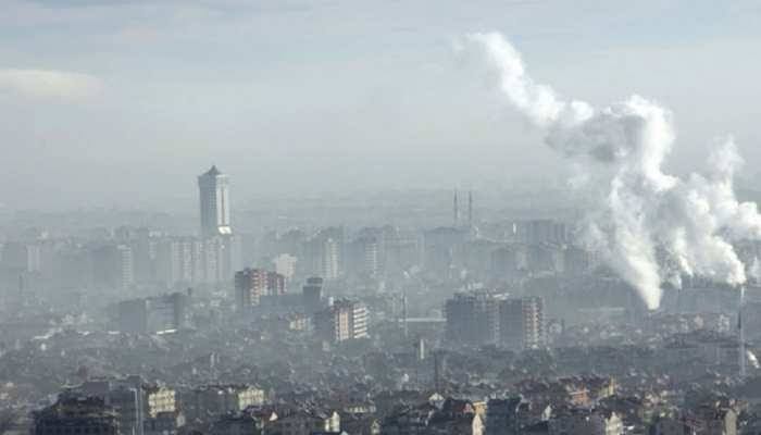 गया: बिहार का गया भी प्रदूषित शहरों की लिस्ट में जगह बनाए हुए है. यहां का एयर इंडेक्स करीब 70.8 पीएम नोट किया गया था. इस शहर में रहने वाले ज्यादातर लोगों में सांस की समस्या भी होने की आशंका जाहिर की गई है.