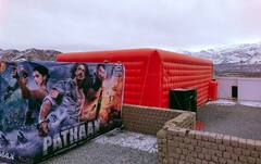 Pathaan Fan Reaction: ৪ বছরের অপেক্ষার অবসান, 'পাঠান' মুক্তির দিনে শাহরুখ অনুরাগীদের বাঁধভাঙা উচ্ছ্বাস