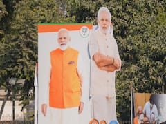 पीएम मोदी के पोस्टर पर डाल दी थी स्याही, चेहरा बिगाड़ने पर EC का एक्शन, सीनियर अधिकारी हुआ सस्पेंड
