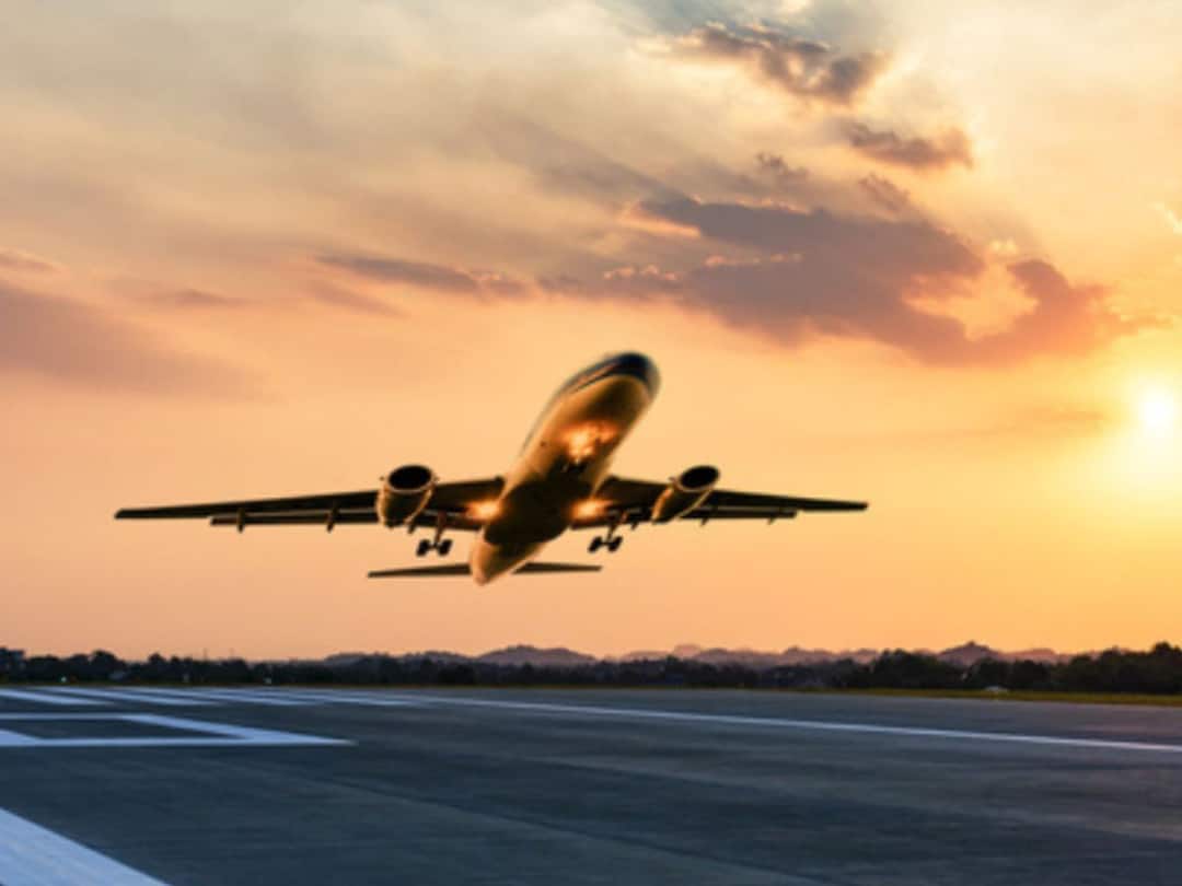 Make airport in Kavalapur itself under Udan schemes demand by MLA Sudhir Gadgil letter to Chief Minister and Deputy Chief Minister Sangli News : 'उडाण' अंतर्गत कवलापूरमध्येच विमानतळ करा; आमदार सुधीर गाडगीळांचे मुख्यमंत्री, उपमुख्यमंत्र्यांना पत्र