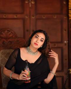 Bhanu Shree: గంగూబాయి నల్లచీర కడితే ఇలానే ఉంటుందేమో