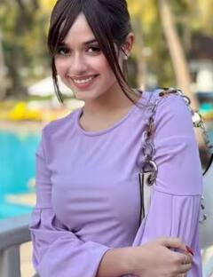 ਜੰਨਤ ਜ਼ੁਬੈਰ ਲੁੱਕ: ਜਾਮਨੀ ਪਹਿਰਾਵੇ ਵਿੱਚ ਜੰਨਤ ਜ਼ੁਬੈਰ ਦੀ ਸ਼ਾਨਦਾਰ ਦਿੱਖ ਦਫਤਰ ਤੋਂ ਪਾਰਟੀ ਤੱਕ ਜਾਣ ਲਈ ਸਭ ਤੋਂ ਵਧੀਆ ਹੋਵੇਗੀ