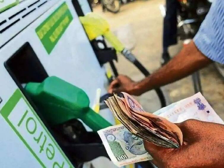 Petrol Diesel Price: petrol diesel price on 25th January 2023 in chennai Petrol Diesel Price: நாள்தோறும் ஏற்படும் கால மாற்றம்.. குறைந்ததா பெட்ரோல், டீசல் விலை... இன்றைய நிலவரம்..!