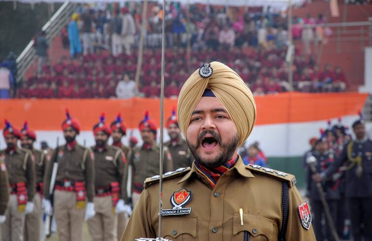 Republic Day 2023 Personnel Police Medals Gallantry Awards Announced Check Full List Here Republic Day 2023: প্রজাতন্ত্র দিবসে সম্মানিত হবেন ৯০১ জন পুলিশকর্মী; সাহসিকতা, সেবামূলক কাজে পুরস্কার