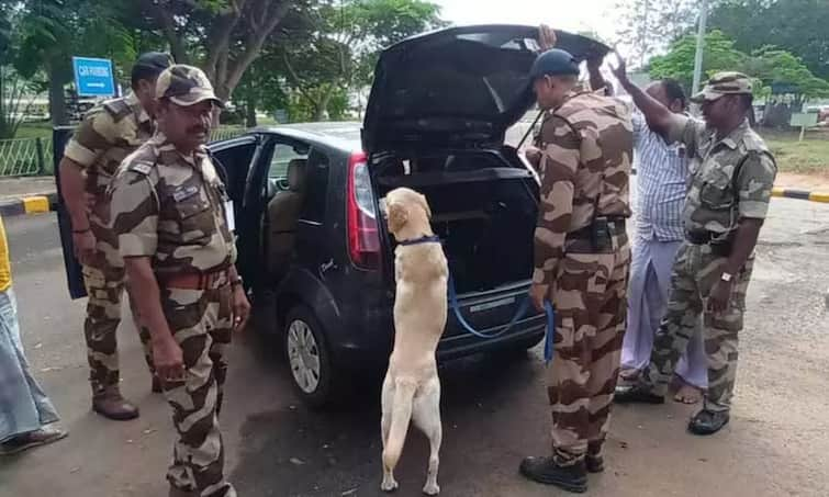 Republic Day: 5 layers of security at Trichy Airport, police intensive search TNN Republic Day : திருச்சி விமான நிலையத்தில் 5 அடுக்கு பாதுகாப்பு - போலீஸ் தீவிர சோதனை