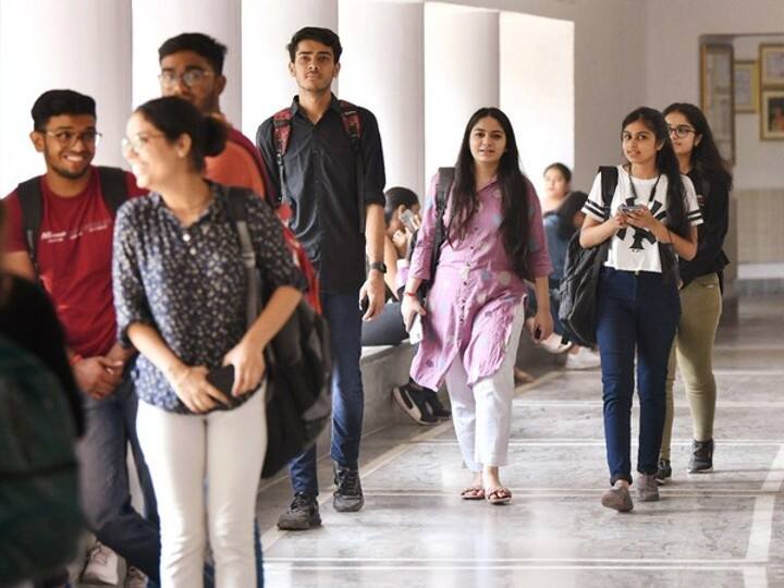 Election Survey On Youth: राजनीति और चुनाव के बारे में कितना जानता है भारत का युवा, हैरान कर देंगे सर्वे के नतीजे CSDS survey to know how much youth of india knows about politics and elections Election Survey On Youth: राजनीति और चुनाव के बारे में कितना जानता है भारत का युवा, हैरान कर देंगे सर्वे के नतीजे