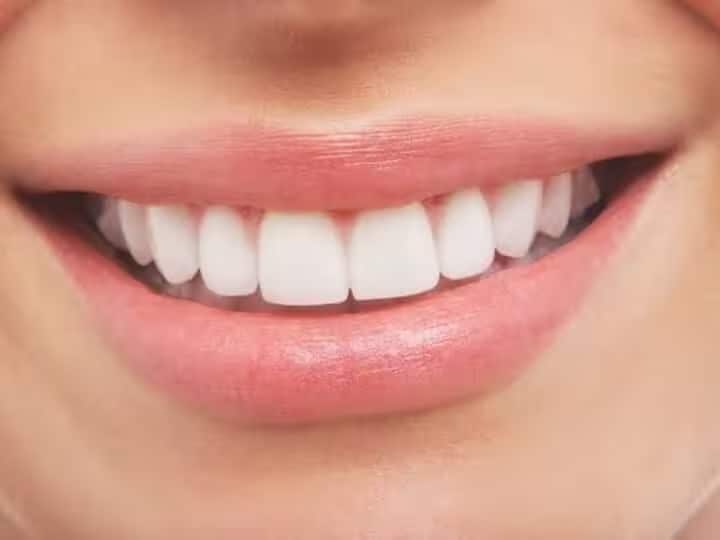 Health Tips : अनेकदा आपण आपल्या दातांकडे लक्ष देत नाही. अशावेळी अनेक सवयी आहेत ज्या आपण टाळल्या पाहिजेत.