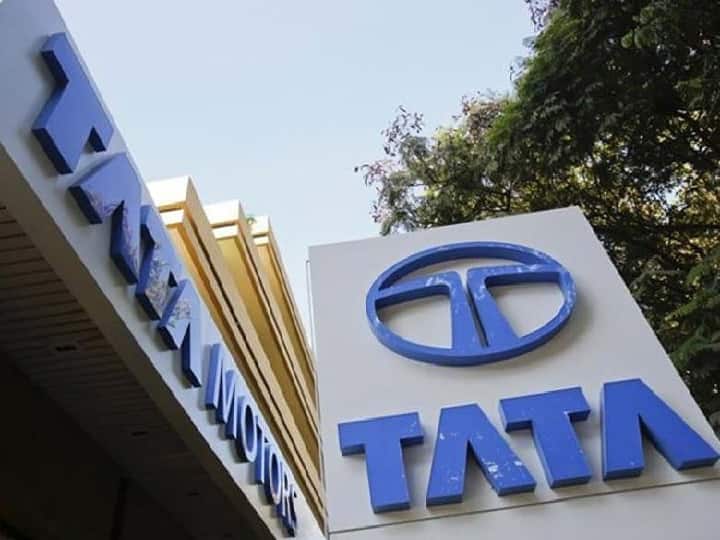 Tata Motors Q3 Results third quarter ending December 2022 Tata Motors Results: घाटे से उबर रही टाटा मोटर्स, 2 साल में पहली तिमाही में बढ़ा मुनाफा, जानें कितनी हुई कमाई