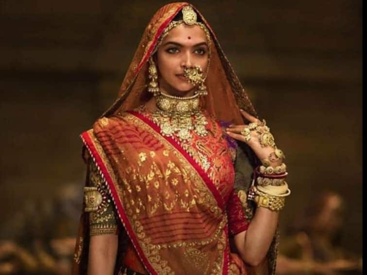 With Beauty, Grace, Honor And Love: Sanjay Leela Bhansali Relives The Spectacle As 'Padmaavat' Clocks In 5 Years With Beauty, Grace, Honor And Love: Sanjay Leela Bhansali Relives The Spectacle As 'Padmaavat' Clocks In 5 Years