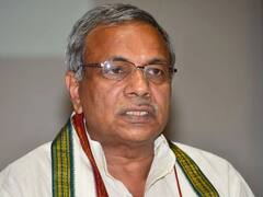 Delhi: जनता ने नकारा तो बौखला गए स्वामी प्रसाद मौर्य, VHP नेता सुरेंद्र जैन का दावा