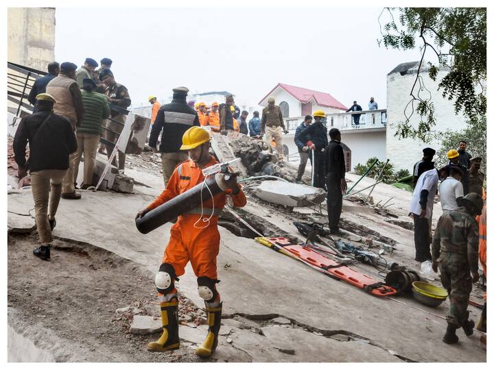 Lucknow Building Collapse: 16 Rescued So Far, Mother & Wife Of SP Spokesperson Among Killed. Key Points Lucknow Building Collapse: 16 Rescued So Far, Mother & Wife Of SP Spokesperson Among Killed. Key Points