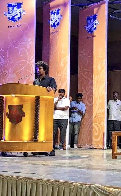 அவர் படித்த கல்லூரிக்கு சென்ற லோகேஷிடம் மாணவர் ஒருவர், தளபதி 67 குறித்த அப்டேட்டை கேட்டார். அதற்கு, “பிப்ரவரி 1, 2, 3  ஆகிய தேதிகளை நினைவில் வைத்துக் கொள்ளுங்கள்” என லோகேஷ் கூறியுள்ளார்.
