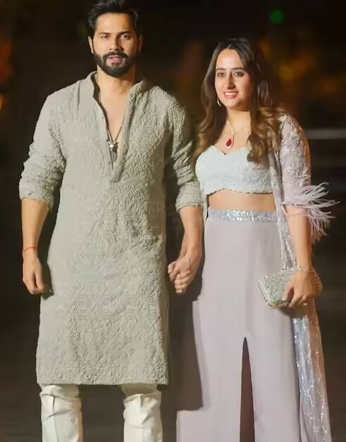 અભિનેતા વરુણ ધવન પત્ની નતાશા દલાલ સાથે લગ્નની બીજી એનિવર્સરીની ઉજવણી કરી રહ્યો છે.