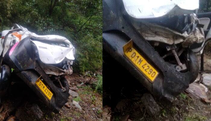 Mandi Accident : Car fell into deep gorge in Mandi, Himachal Pradesh, one died, the other seriously injured Mandi Accident : ਹਿਮਾਚਲ ਪ੍ਰਦੇਸ਼ ਦੇ ਮੰਡੀ 'ਚ ਡੂੰਘੀ ਖੱਡ 'ਚ ਡਿੱਗੀ ਕਾਰ , ਇਕ ਦੀ ਮੌਤ, ਦੂਜਾ ਗੰਭੀਰ ਜ਼ਖਮੀ