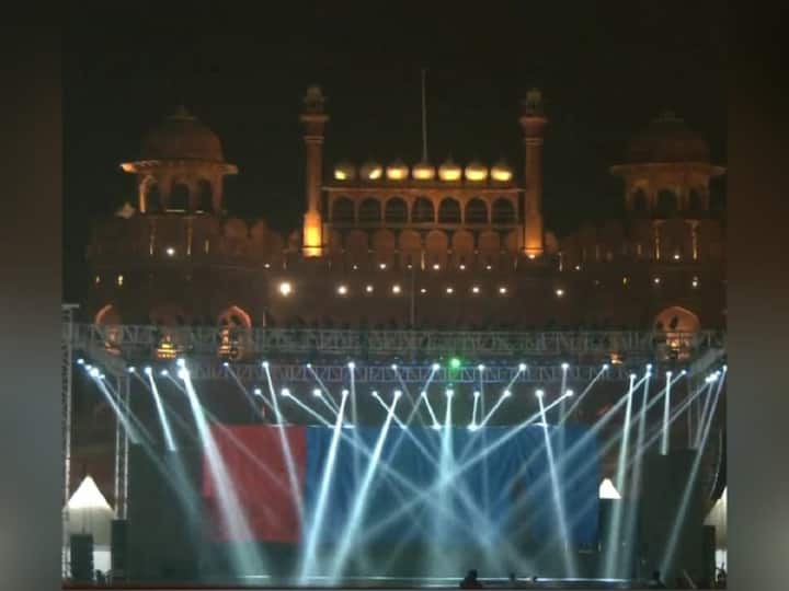 Republic Day also commemorates Indian citizens' right to vote for a democratically run government. The nation observes it as a national holiday to honour the creation of the Indian Constitution. (Image Source: ANI)