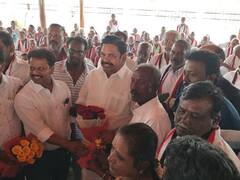 இபிஎஸ் முன்னிலையில் அதிமுகவில் இணைந்த 300 பேர்;  கட்சி நிர்வாகிகளுடன் ஆலோசனை