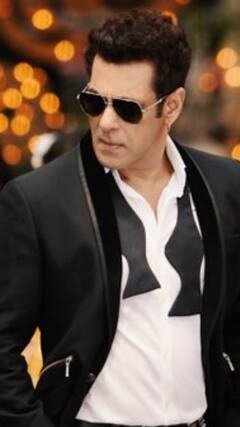 Veeram Hindi Remake: ‘என்னடா பண்ணி வச்சிருக்கீங்க..’இணையவாசிகளின் மீம்ஸ் வலையில் சிக்கிய வீரம் படத்தின் இந்தி ரீ-மேக்!